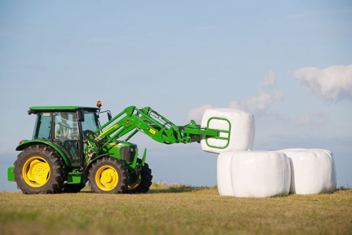 5075E tractor with cab F.JPG