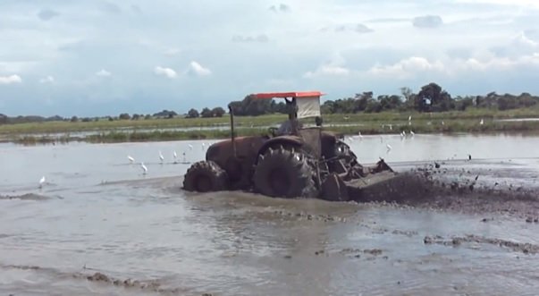 Kubota_w_blocie (1).jpg