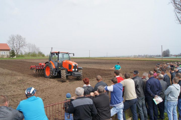 Kubota_pokaz_polowy_3.JPG