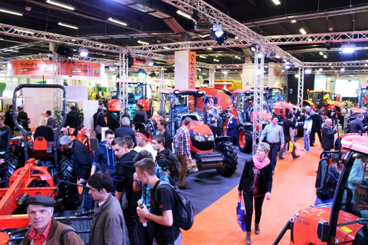 Kubota-Agrotech2015-2.jpg