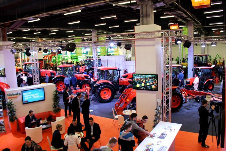 Kubota-Agrotech2015-1.jpg