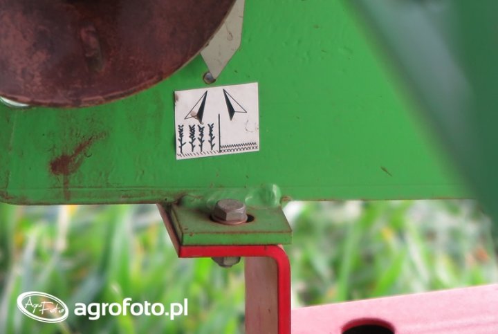wypozimowanie rozsiewacza do nawozu.jpg