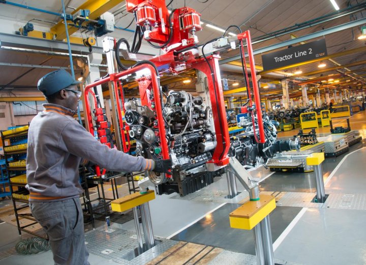 SDF_Treviglio Plant_ AGV_Manipolatore_DSC_4701.jpg