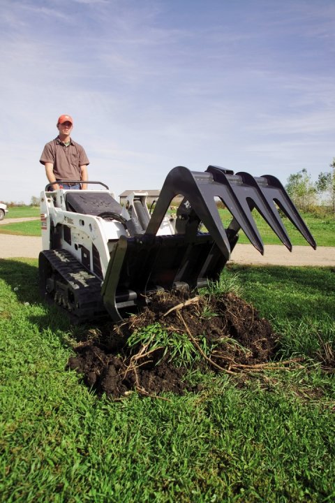 Bobcat-Mini-Tracked-Loader-MT55-Grapple-Root-Landscaping-71319-33261_071004.jpg