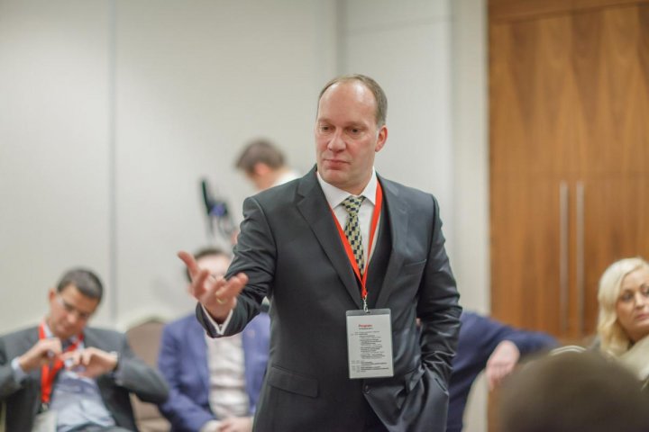 2. Michael Gerhard przedstawił zasady funkcjonowania programu Fruit Quality Contract.jpg