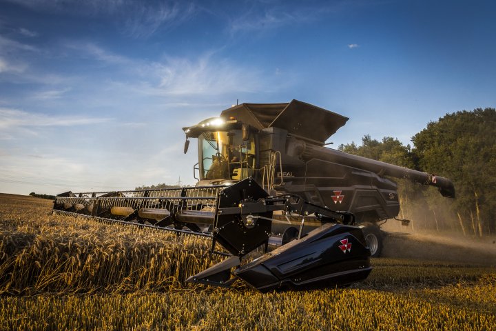 MF IDEAL 9T COMBINE_WORKING_CZ_0717-2033_143455.jpg