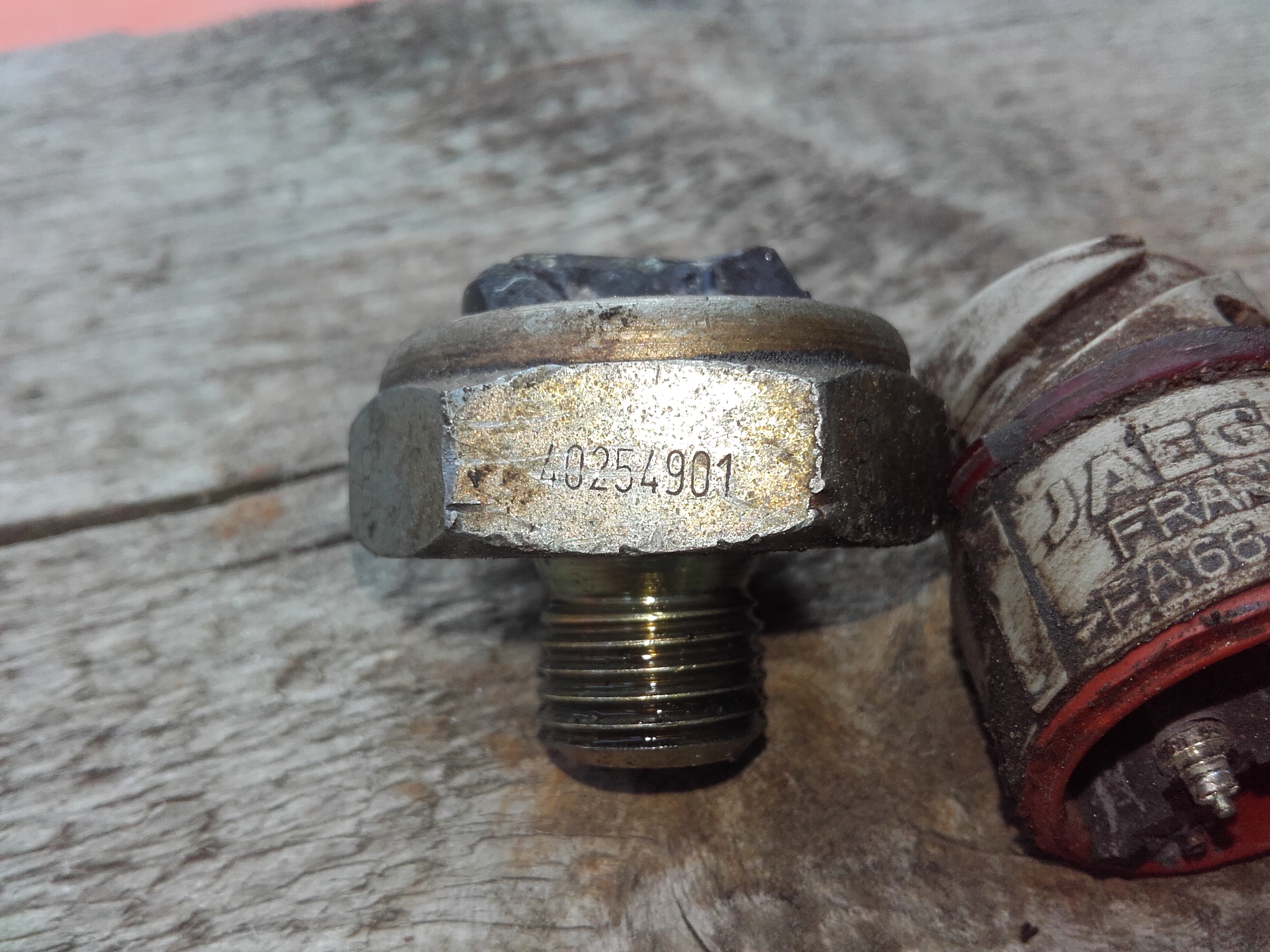 Massey ferguson 3060 uszkodzony czujnik ciśnienia oleju w
