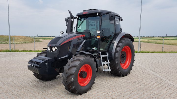 Zetor FORTERRA HSX 140 czarna trafił do Rolmechu.jpg
