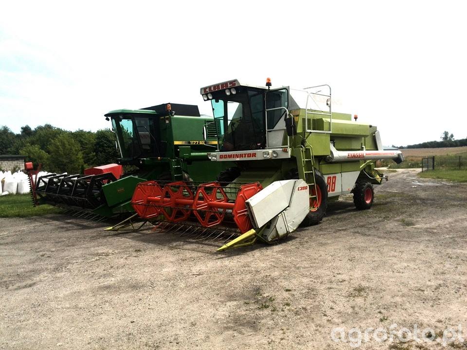 Kombajn Claas vs John Deere zdjęcie 514596 Galeria rolnicza agrofoto