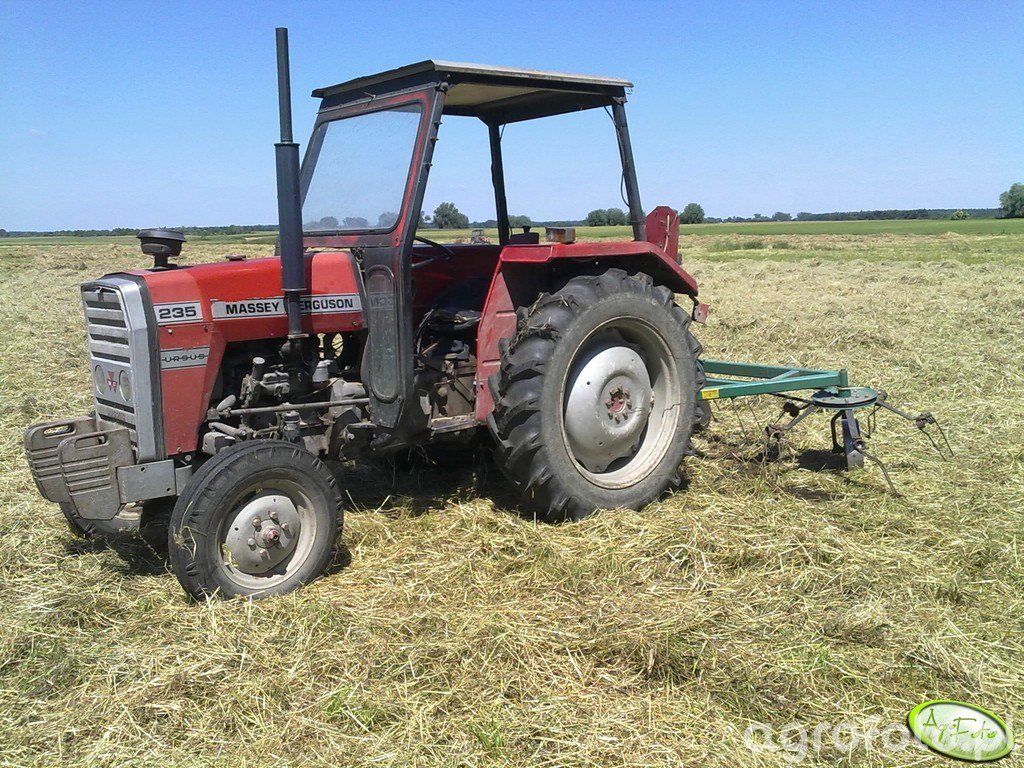 Foto Traktor Mf 235 Id260967 Galeria Rolnicza Agrofoto 3355