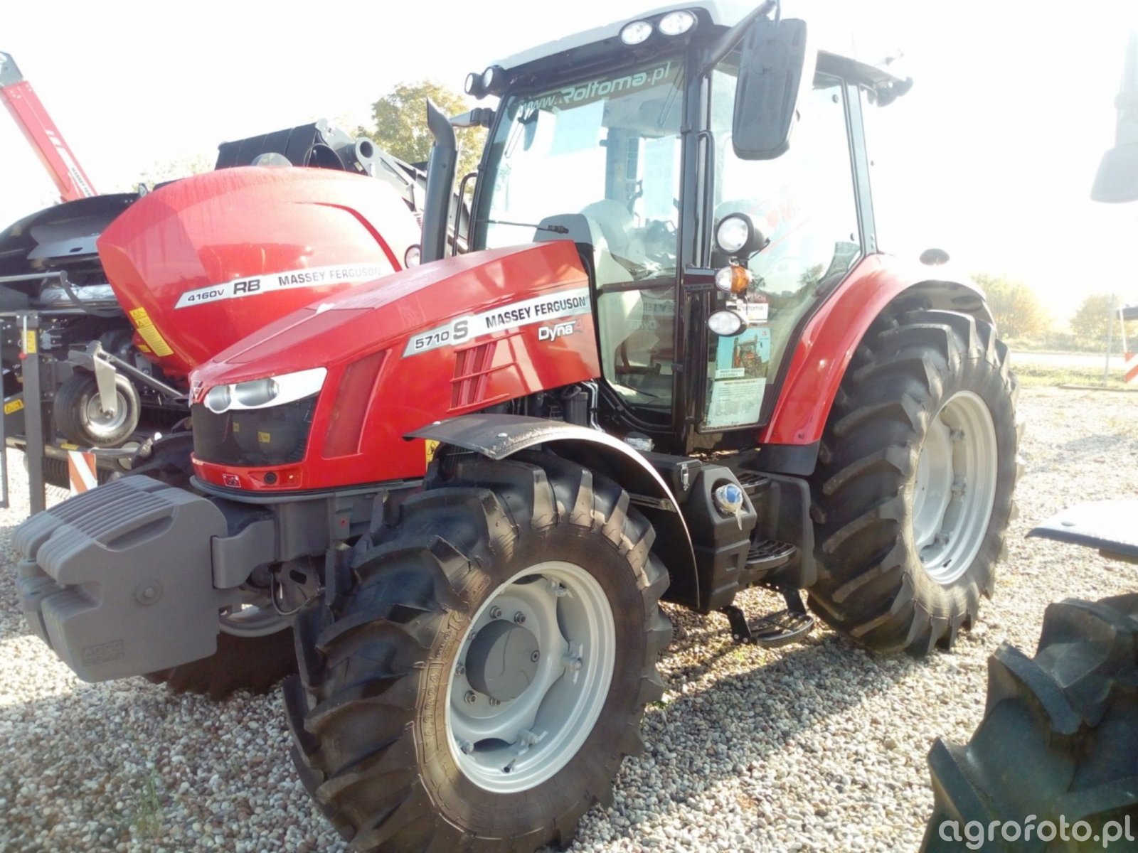 Foto traktor Massey Ferguson 5710 S Dyna 4 id:741944 - Galeria rolnicza ...