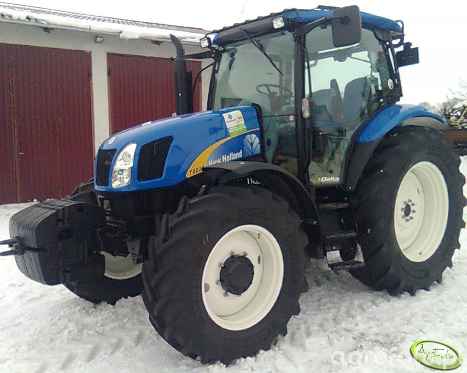 Foto traktor New Holland T6020 Delta 340509 Galeria rolnicza agrofoto