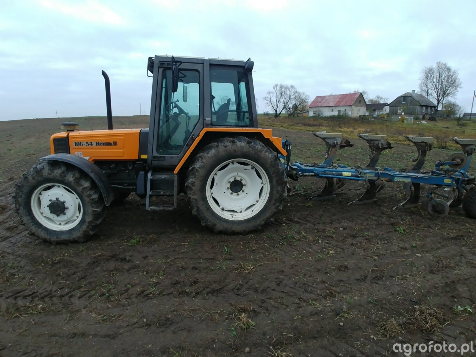 Obraz traktor Renault 106.54 +Overum id741271 Galeria