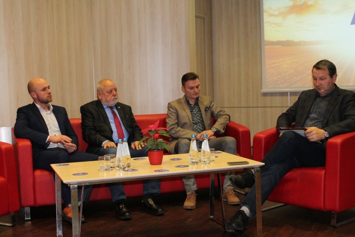 zdj. 3. Uczestnicy panelu dyskusyjnego.jpg