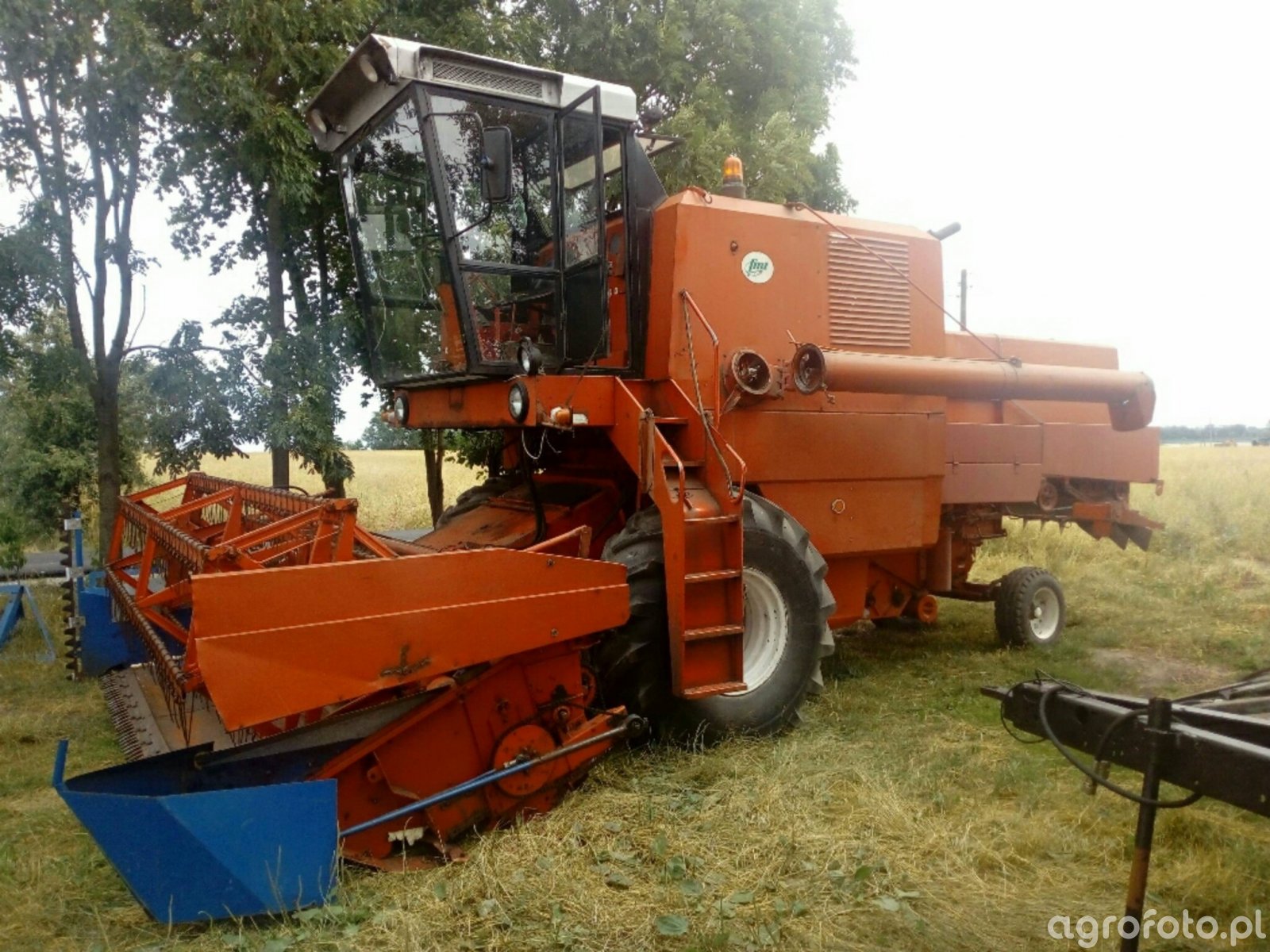 Kombajn Bizon super Z056 - zdjęcie #746140 - Galeria rolnicza agrofoto