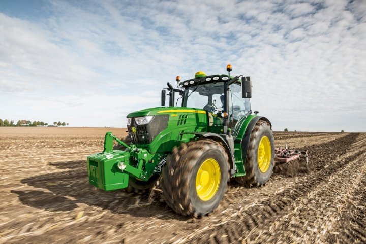 fot4_ciagnik_JohnDeere.jpg