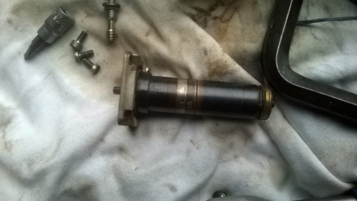 rozdzielacz renault ares4.jpg