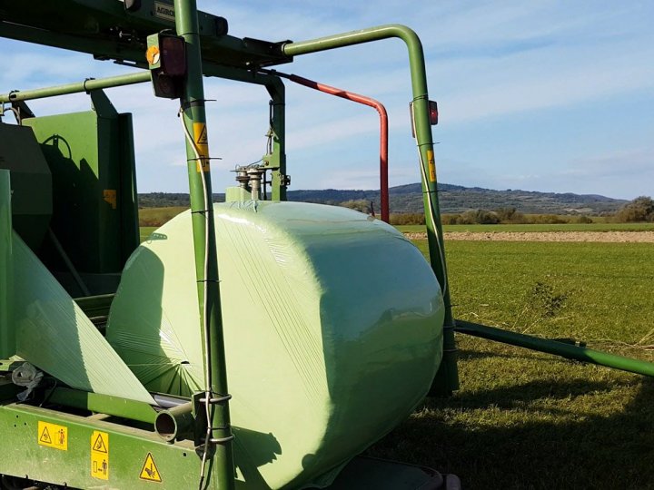 Owijanie sianokiszonke.jpg