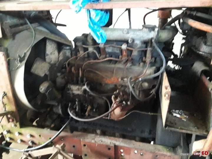 mtz z kabiną jumz2.jpg