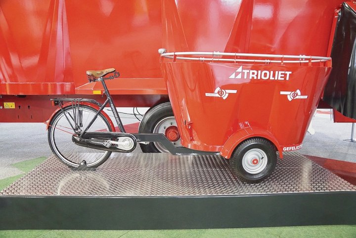 wóz_paszowy_połączony_z_rowerem.jpg