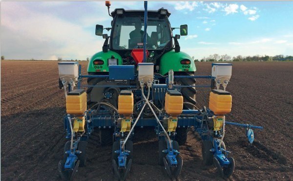 Precyzyjny siew kukurydzy_V2.jpg