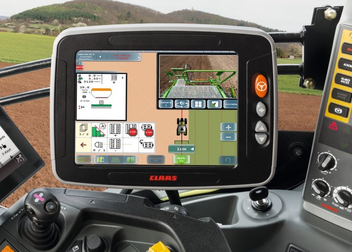 claas_ciagnik_system_prowadzenia_gps.jpg