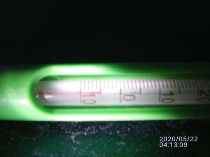 przymrozek -5 C a przy gruncie  -2 C..JPG