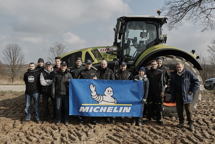 claas_porownanie_ciagnika_gasienicowego_z_kolowym_6 (1).jpg