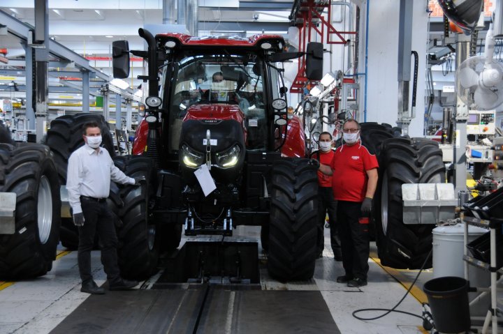CASE IH_St. Valentin plant_Assembly line.jpg