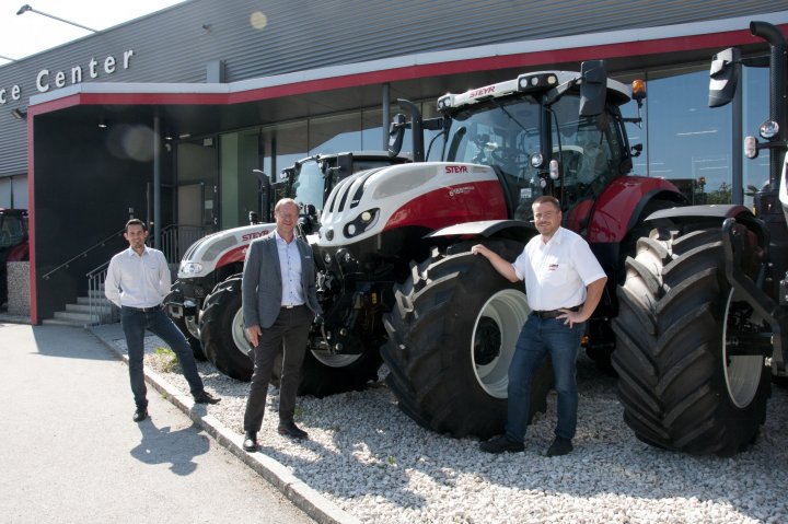 STEYR_A_Lindner_C_Huber_H_Wögerbauer_Experience Center St. Valentin.jpg