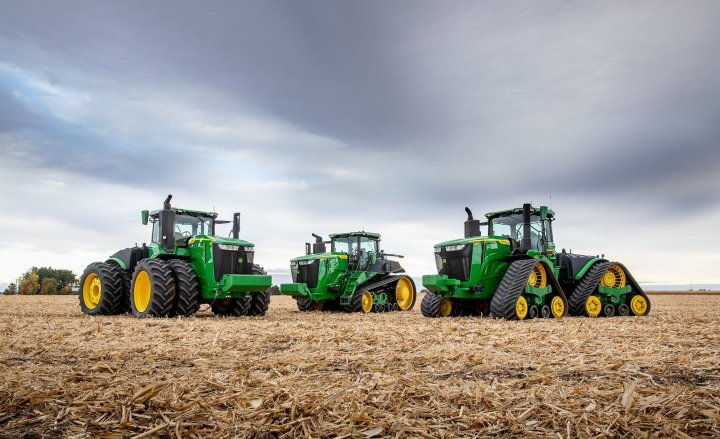 fot1_Nowe_ciagniki_JohnDeere_serii9.jpg