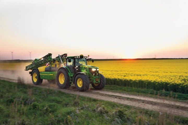 fot2_Opryskiwacze_JohnDeere_w_wersji_4.0.jpg