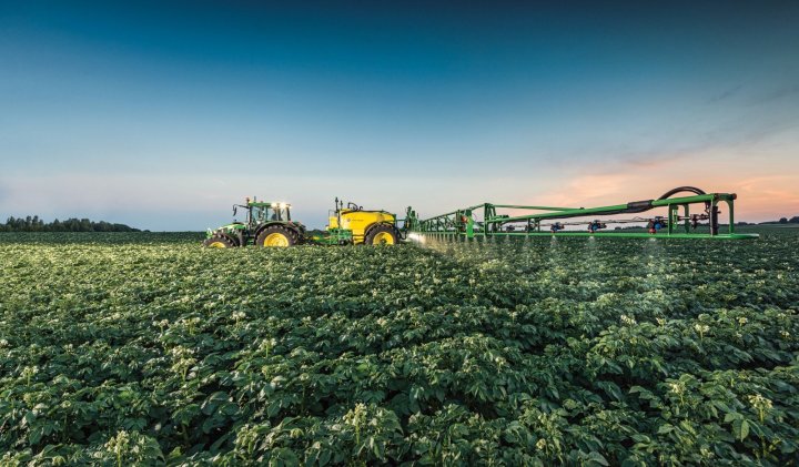 fot7_Opryskiwacze_JohnDeere_w_wersji_4.0.jpg