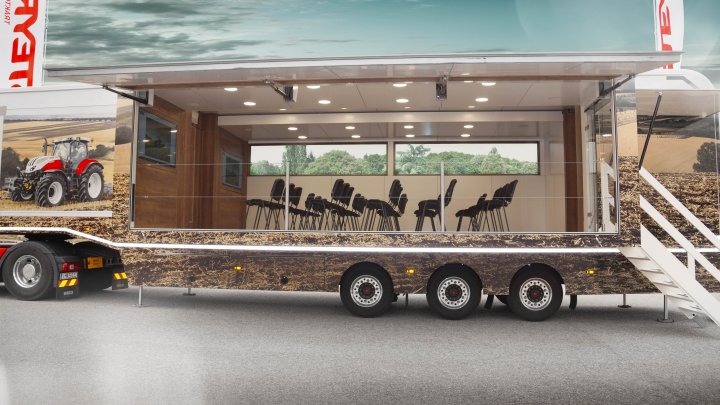 STEYR_Demo Truck_trailer inside.jpg