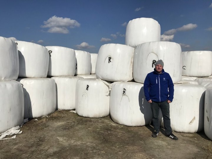 Krzysztof Kucharczyk ROLLANT 455 UNIWRAP_baloty.jpg