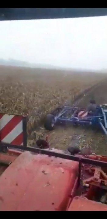 Screenshot_20210629-204433_Video Player.jpg