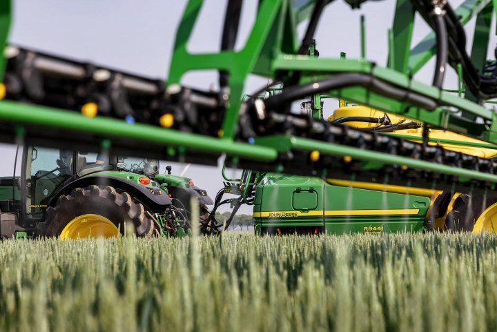 R2-Press-Releases-Sprayer_POL_PL (1).jpg