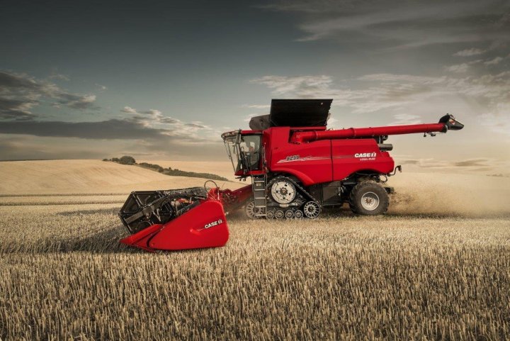CASE IH_AXIAL-FLOW_8250_HARVEST SEASON.jpg