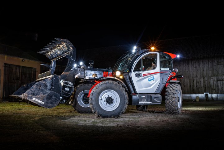 Manitou Challenge - Manitou MLT 841--145 PS+ (1).JPG