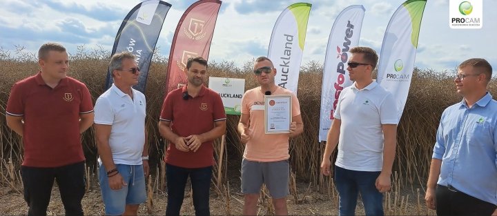 Rekord Polski Rzepak Bystrze.JPG