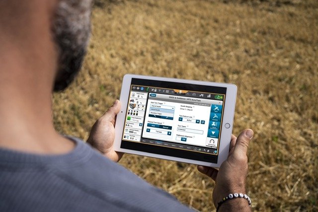 CASE IH_AccuTurn Pro_Remote Display Viewing.jpg