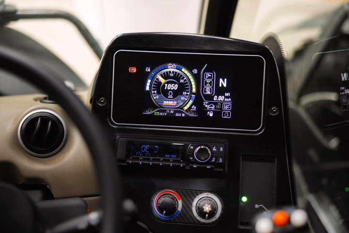 CASE IH_FARMLIFT_742_DISPLAY.jpg