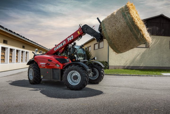CASE IH_FARMLIFT_742_2.jpg