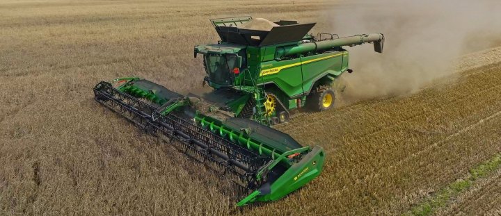 Fot_1_Zniwa_coraz_bardziej_wymagajace_Technologia_John_Deere_wychodzi_naprzeciw.jpg
