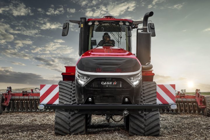 CASE IH_QUADTRAC 715_FRONT.jpg