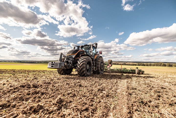 valtra-seria-s6-1.jpg