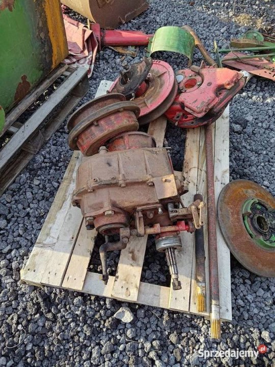 skrzynia-biegow-przekladnia-mlocarni-massey-swietokrzyskie-bukowie-581451492.jpg