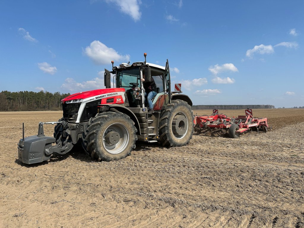 Massey_Ferguson_9S425.jpg.7409e44acef0da